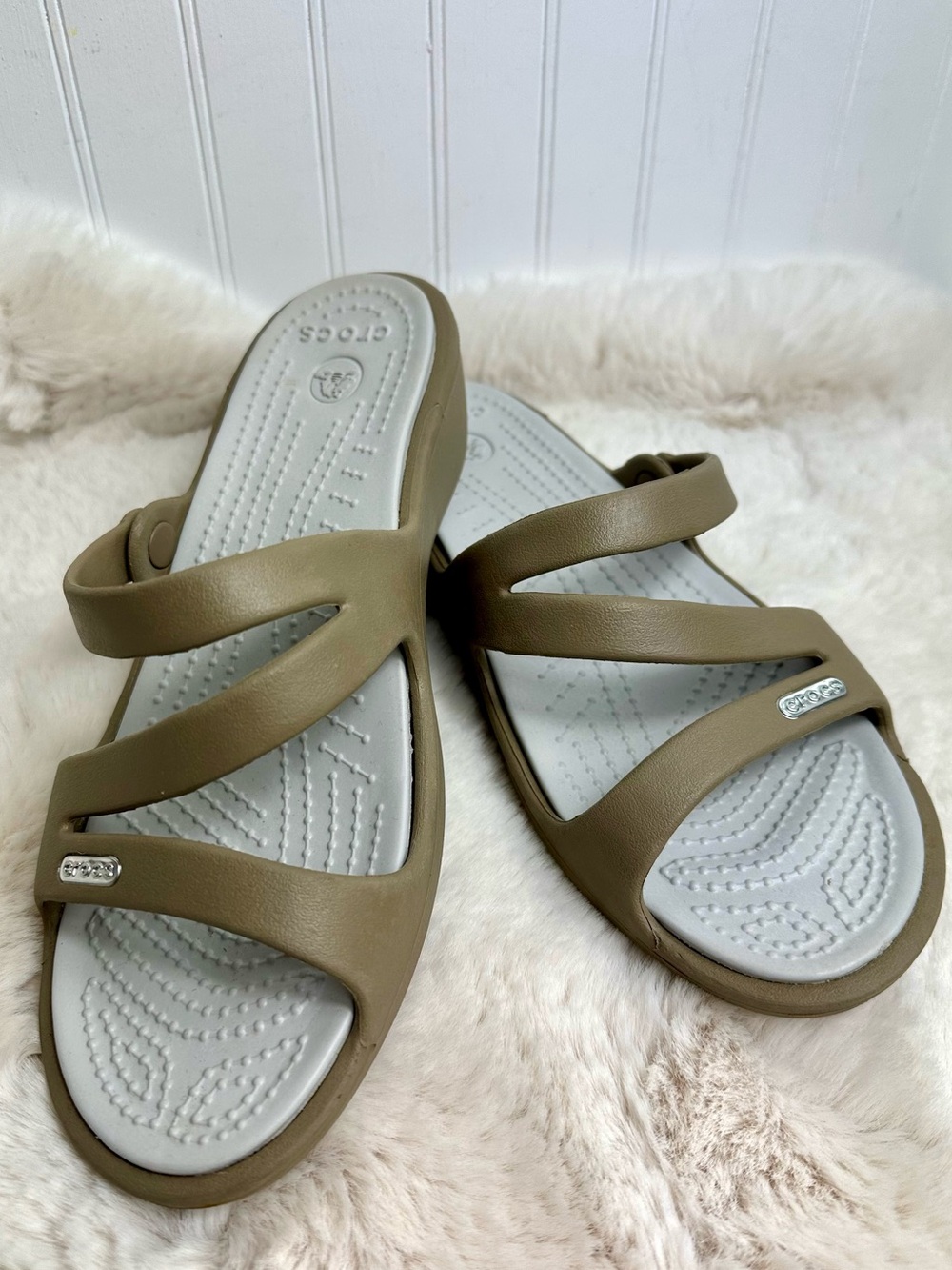 CROCS Women’s Patricia Wedge Sandals
